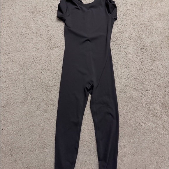 Adanola Charcoal Short Sleeve Top - Picture 3 of 3